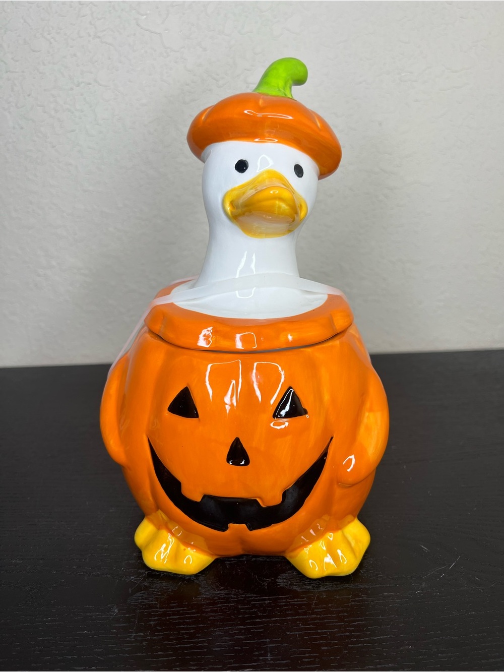NEW 10” Jack O’ Lantern Lane Halloween Goose in Pumpkin Ceramic Cookie Jar